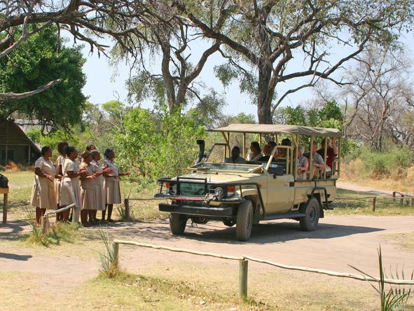 Pom Pom Camp - vehicle + staff